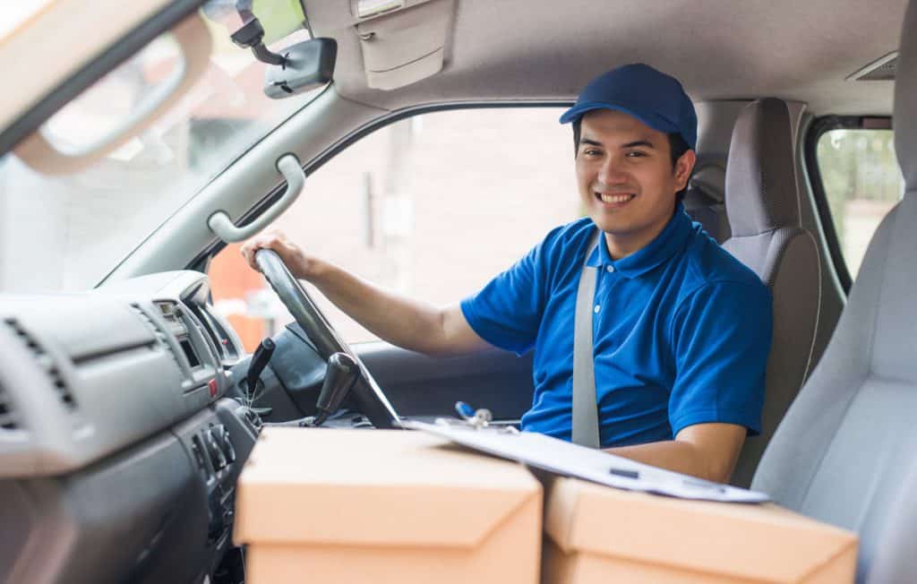 Same-Day Courier vs Standard Delivery in Winnipeg
